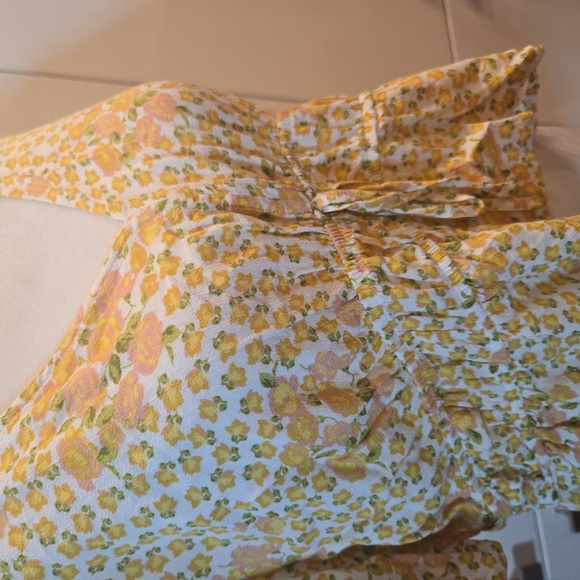 Primark Floral V Neck Flutter Sleeve Peplum Crop Top Size 12 Large - Picture 6 of 8